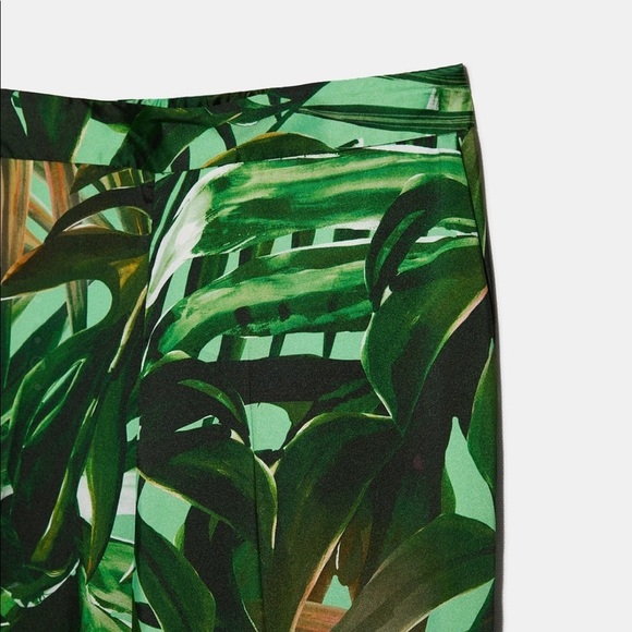 ZARA - BNWT Green Satin Effect Flowy Tropical Floral Print Pants with Pockets - Picture 2 of 6